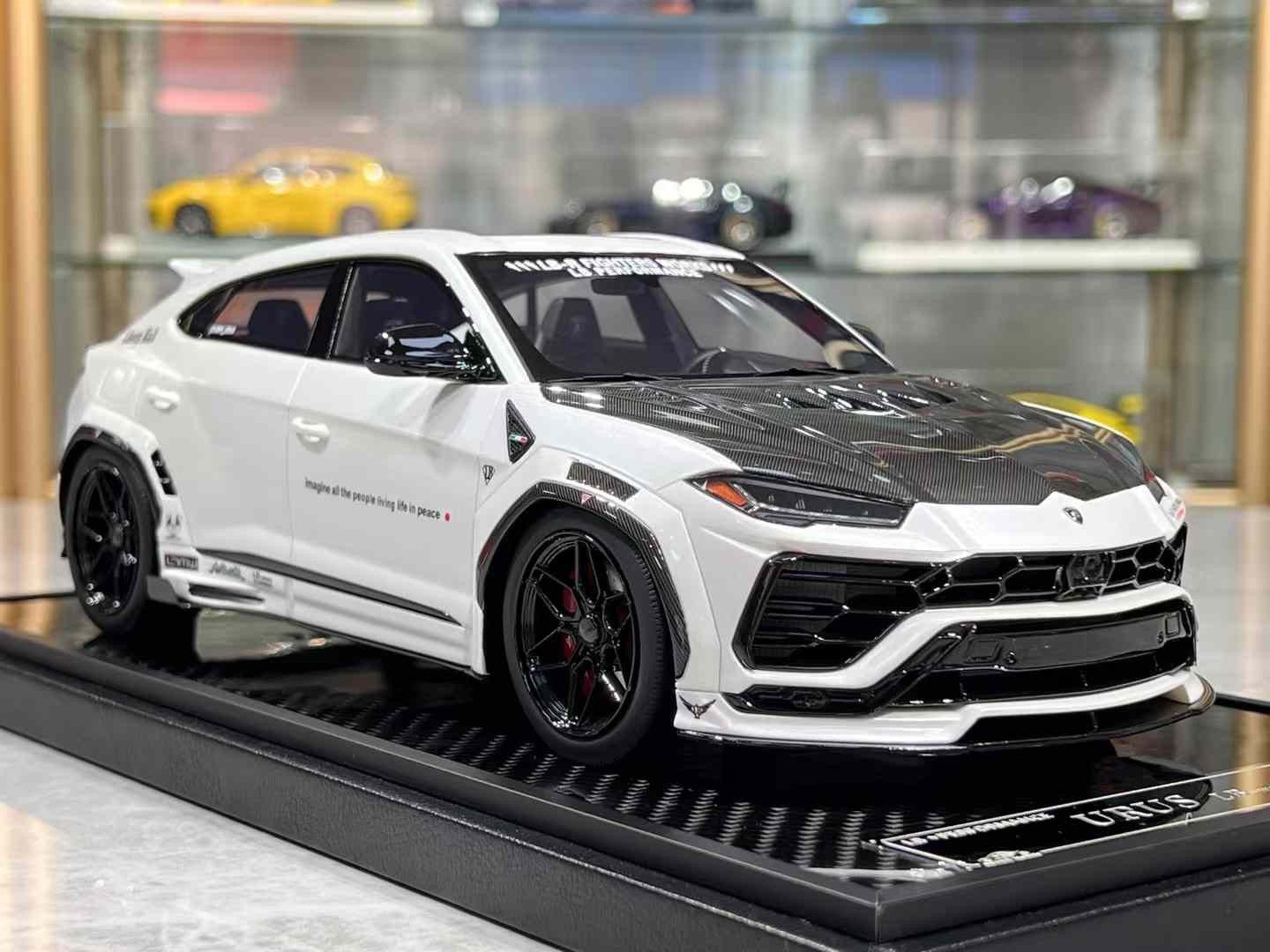 VIP Models Lamborghini Urus 1/18