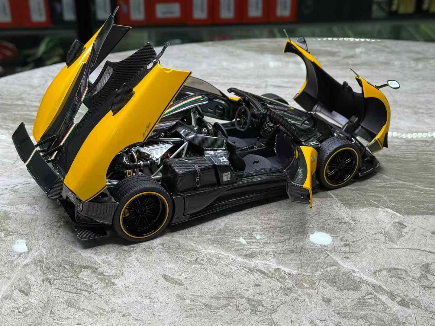 Almost Real Pagani Zonda Cinque Roadster 1/18