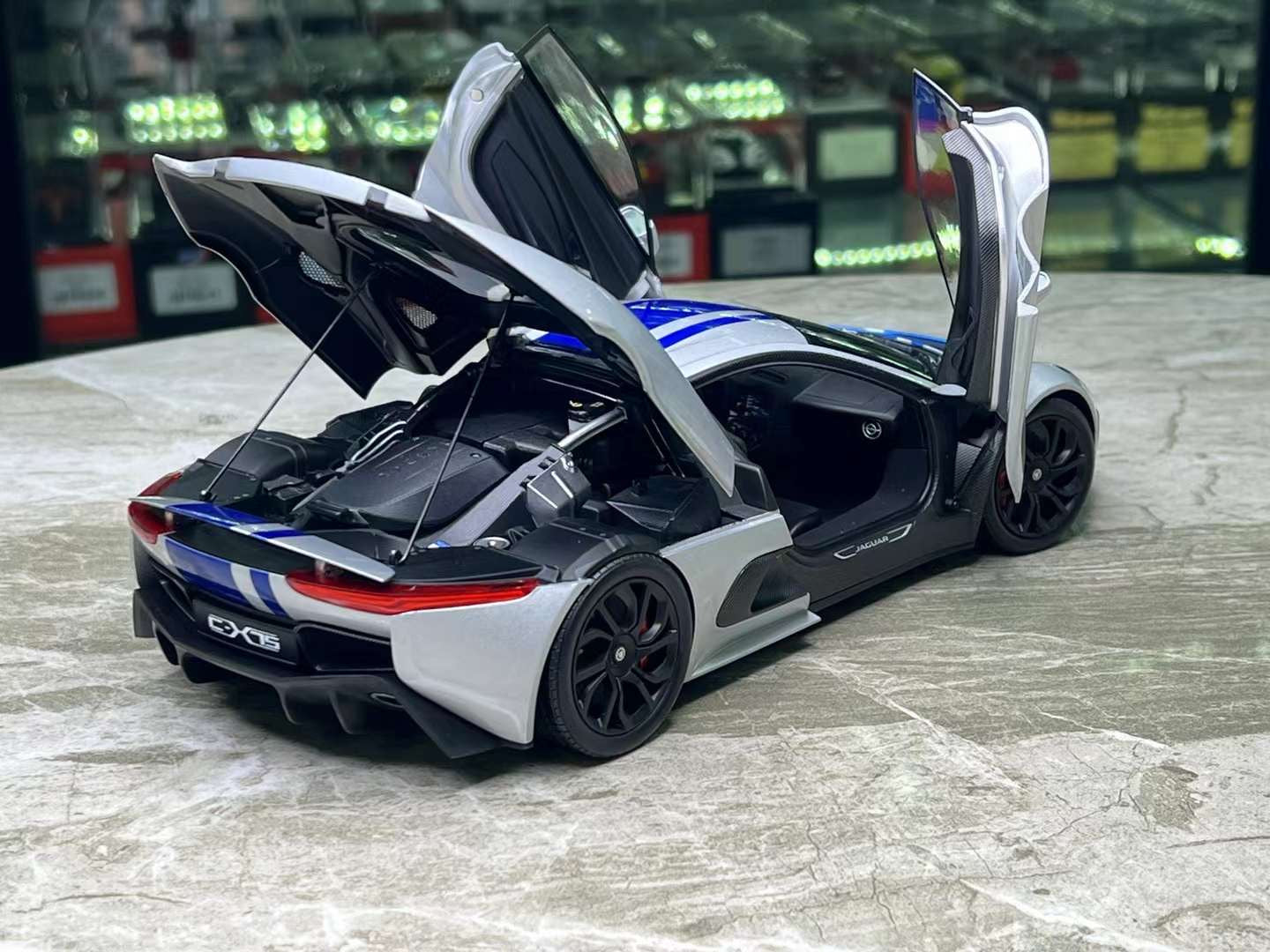 Almost Real Jaguar CX-75 1/18 (Lightning Silver/ Blue Stripes)