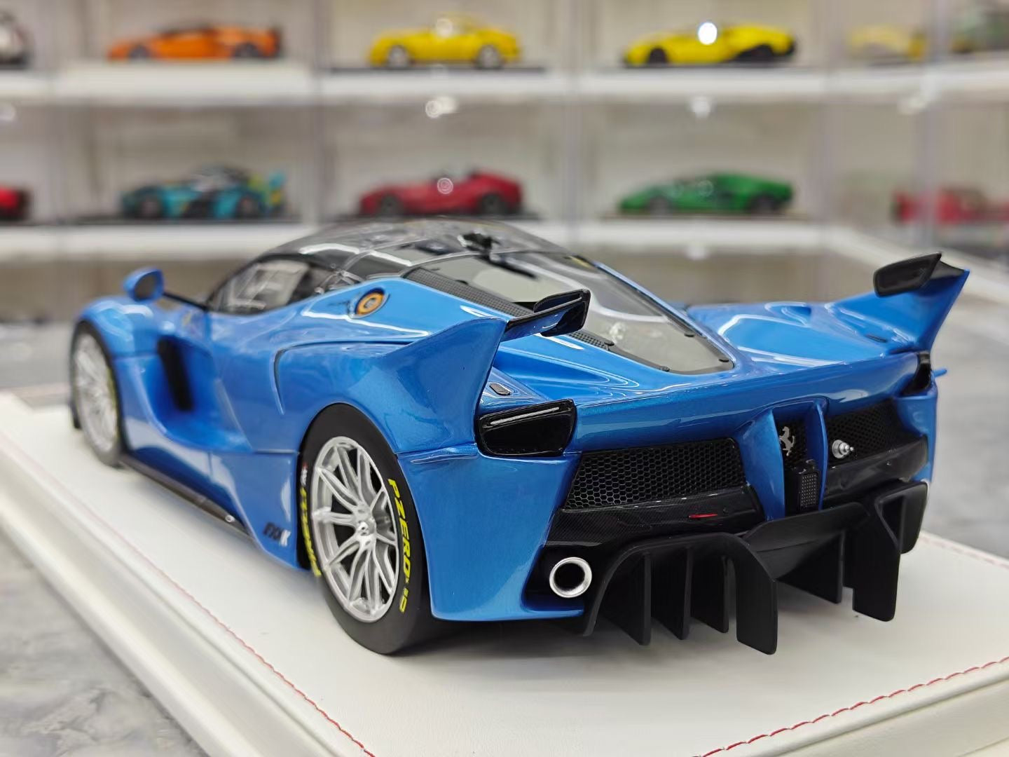 CE Models FXXK 1/18