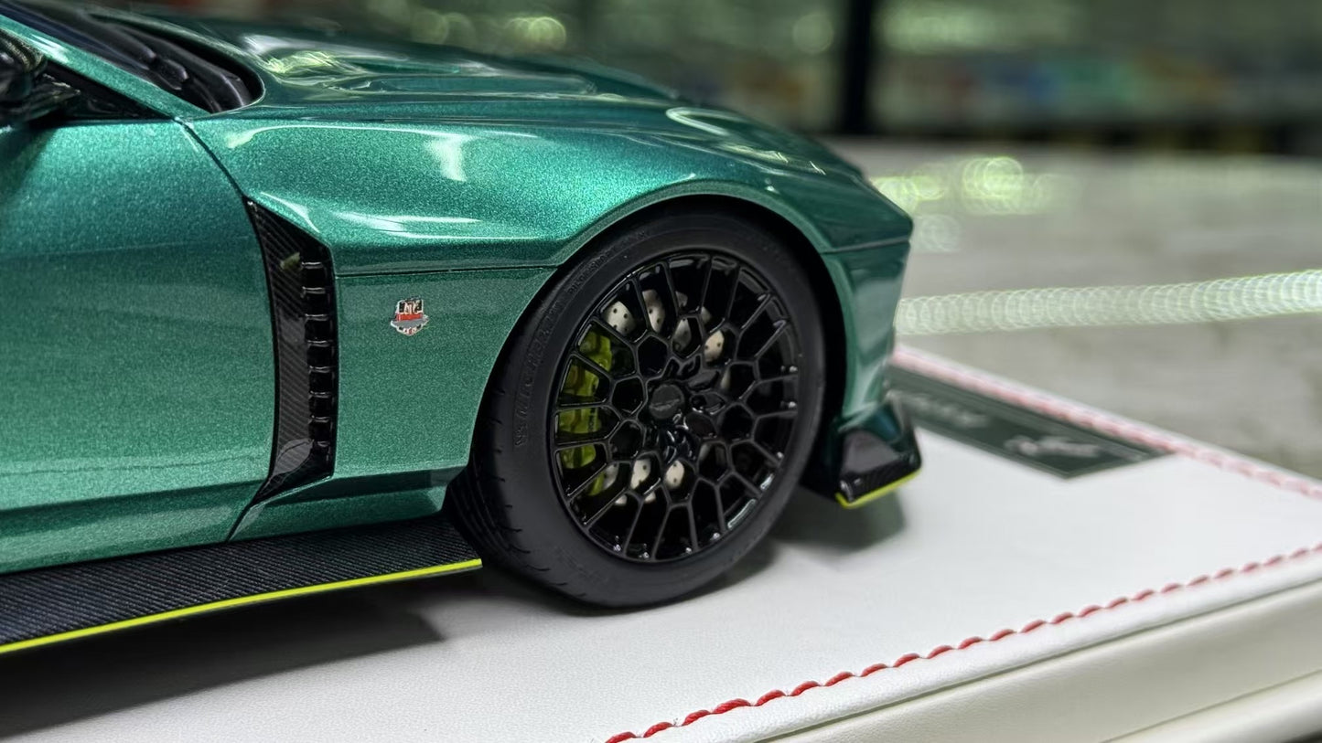Runner Aston Valour 1/18