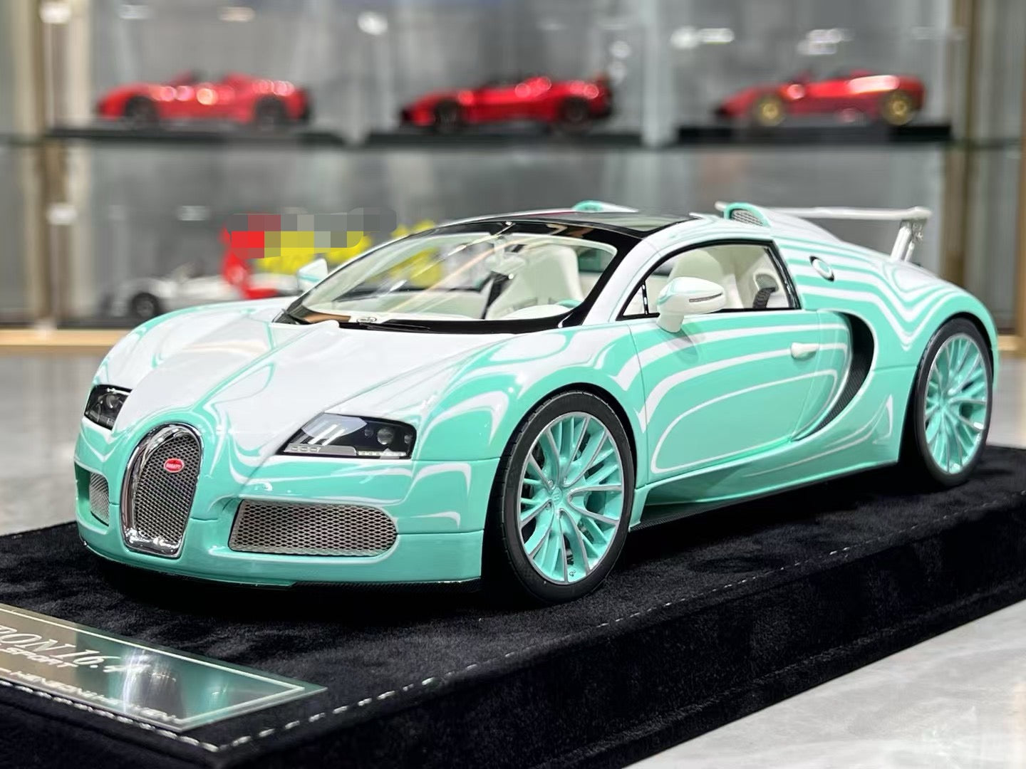 Henson & Heaven (HH) Bugatti Veyron 1/18