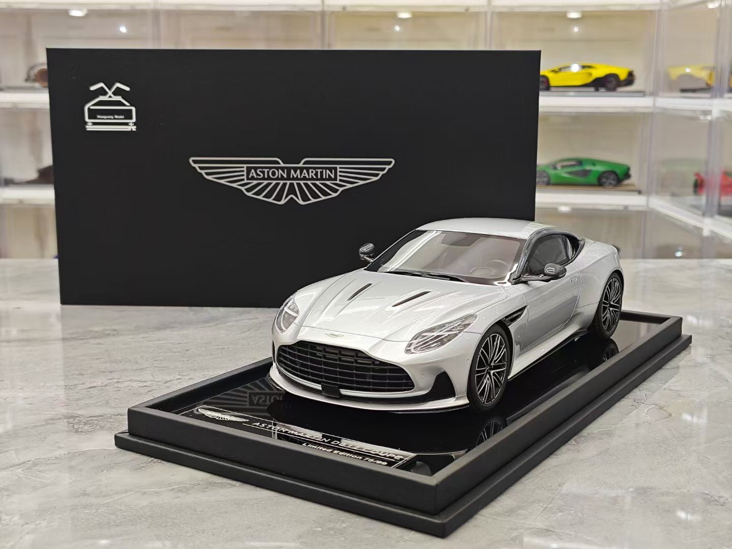 (Pre-Order)MotorHelix Aston Martin DB12 1/18