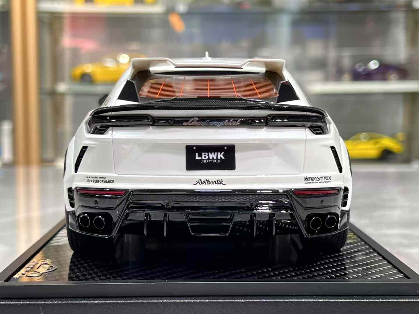 VIP Models Lamborghini Urus 1/18