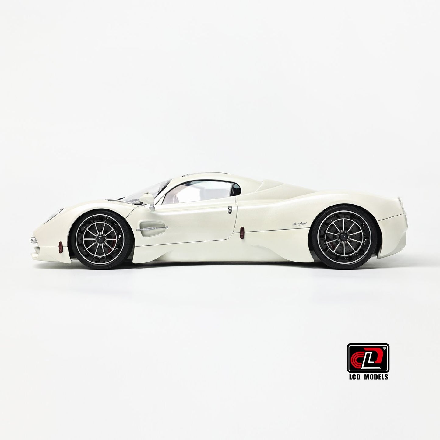 (Pre-Order) LCD Pagani Utopia 1/18