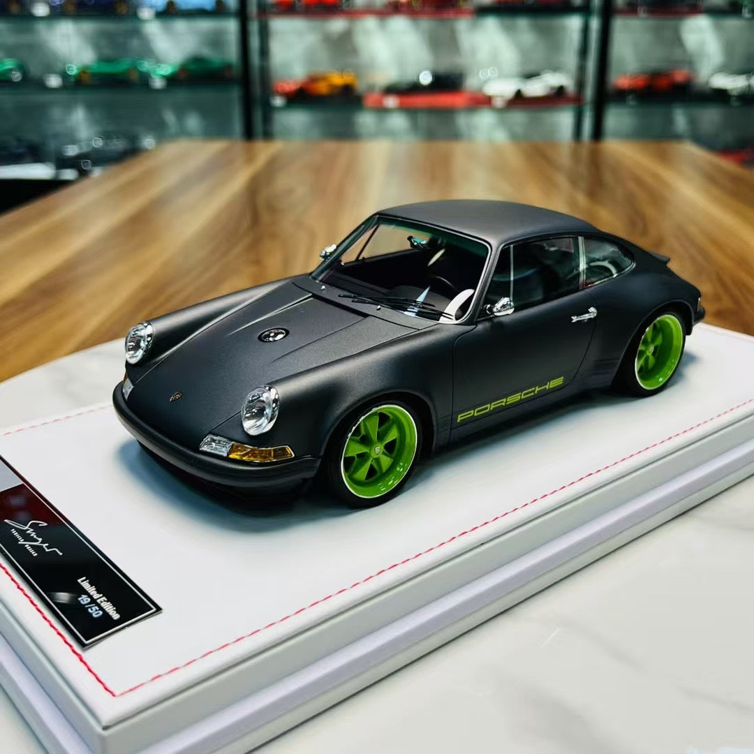 Ivy Models 911 Singer 1/18