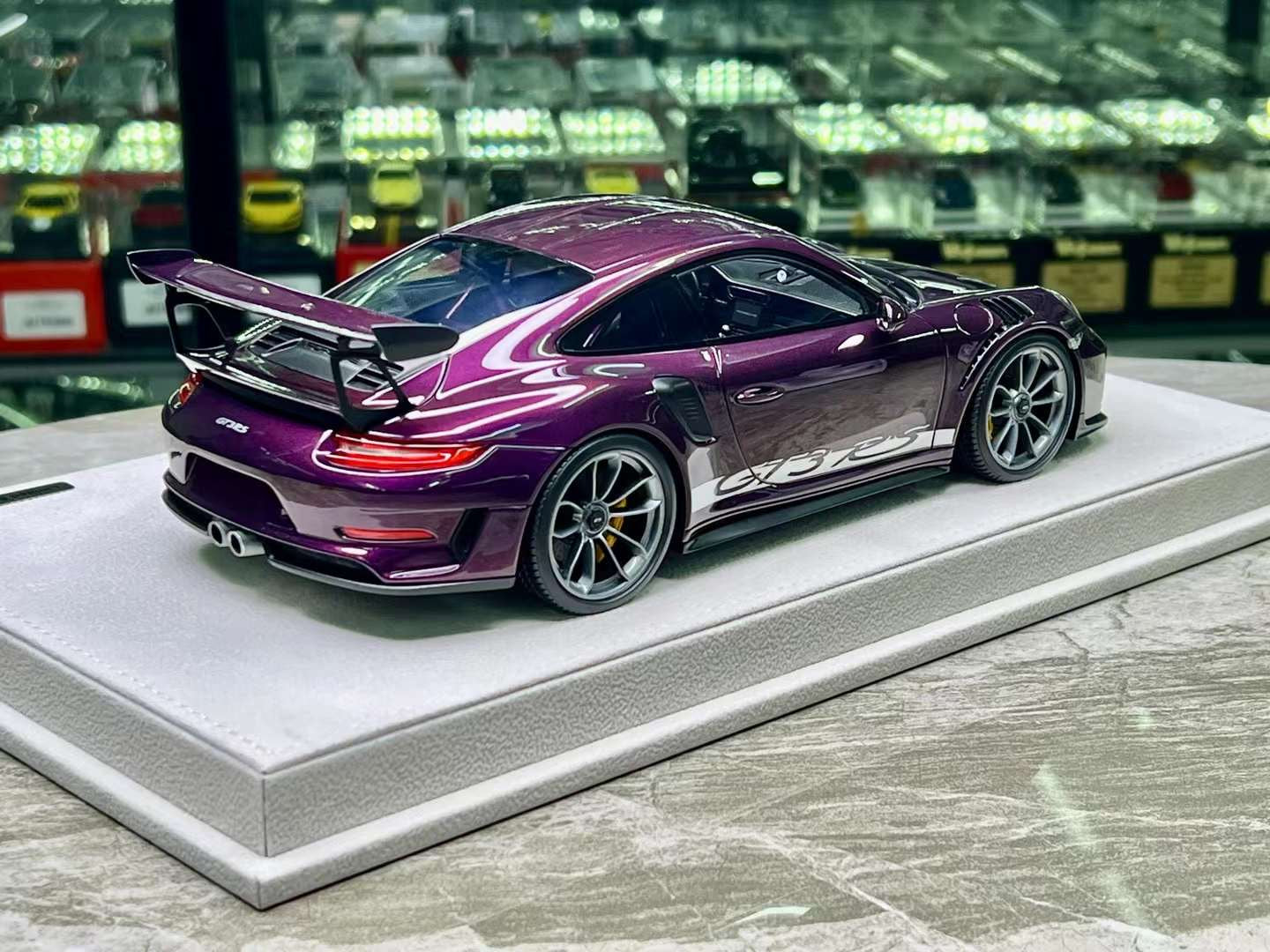 MakeUp 1/18 Porsche 911 GT3RS