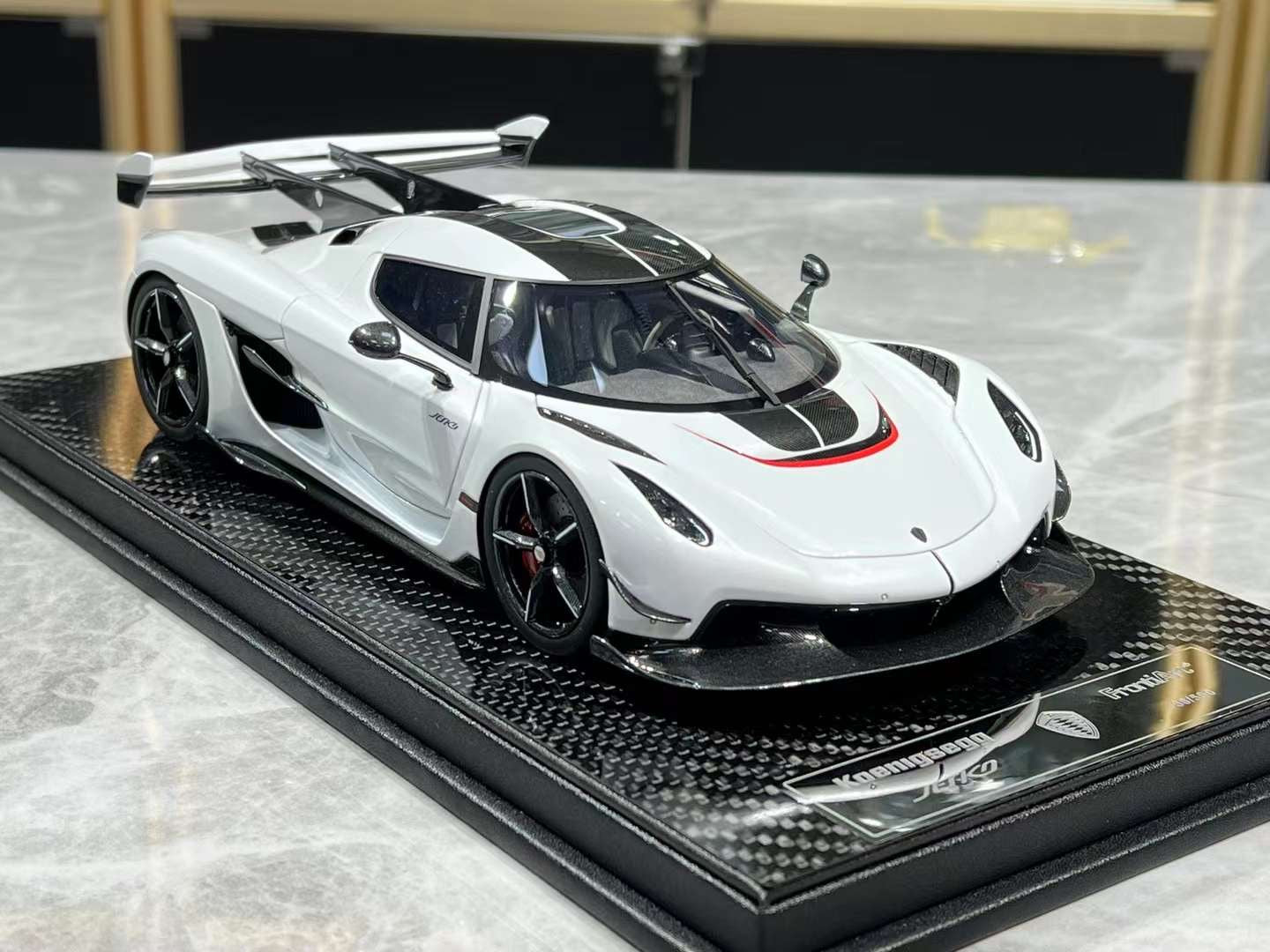 FrontiArt Koenigsegg Jesko 1/18