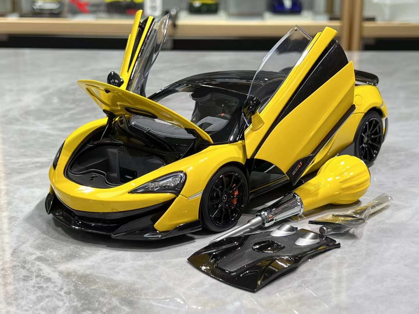LCD Models McLaren 600LT 1/18