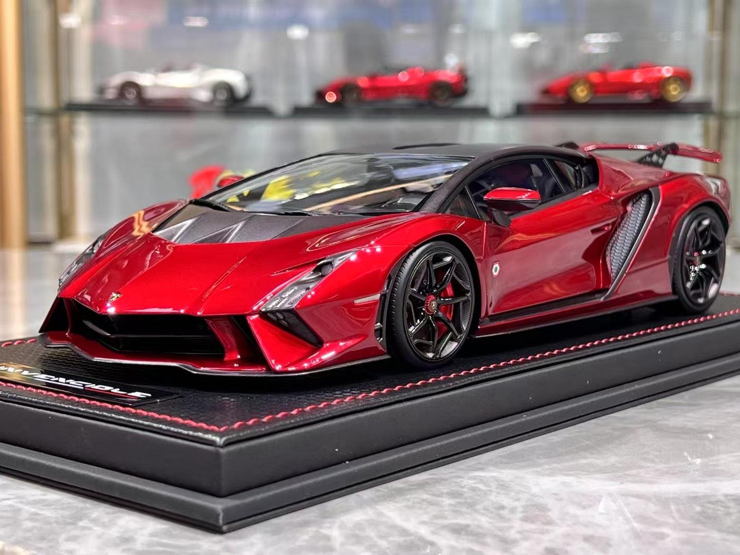 MR Lamborghini Invencible 1/18