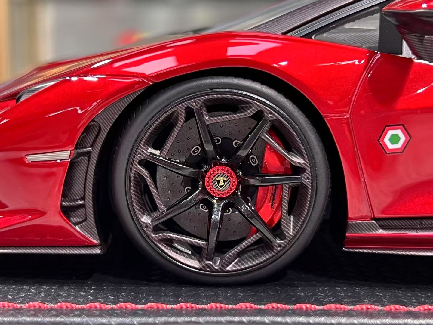 MR Lamborghini Invencible 1/18