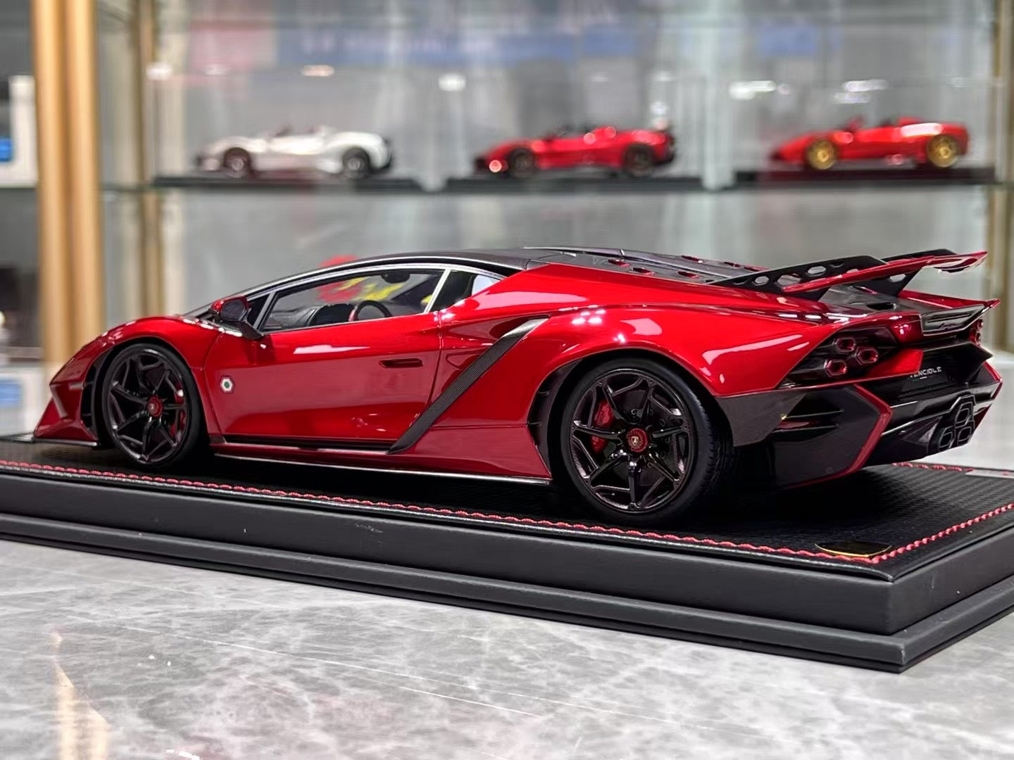 MR Lamborghini Invencible 1/18