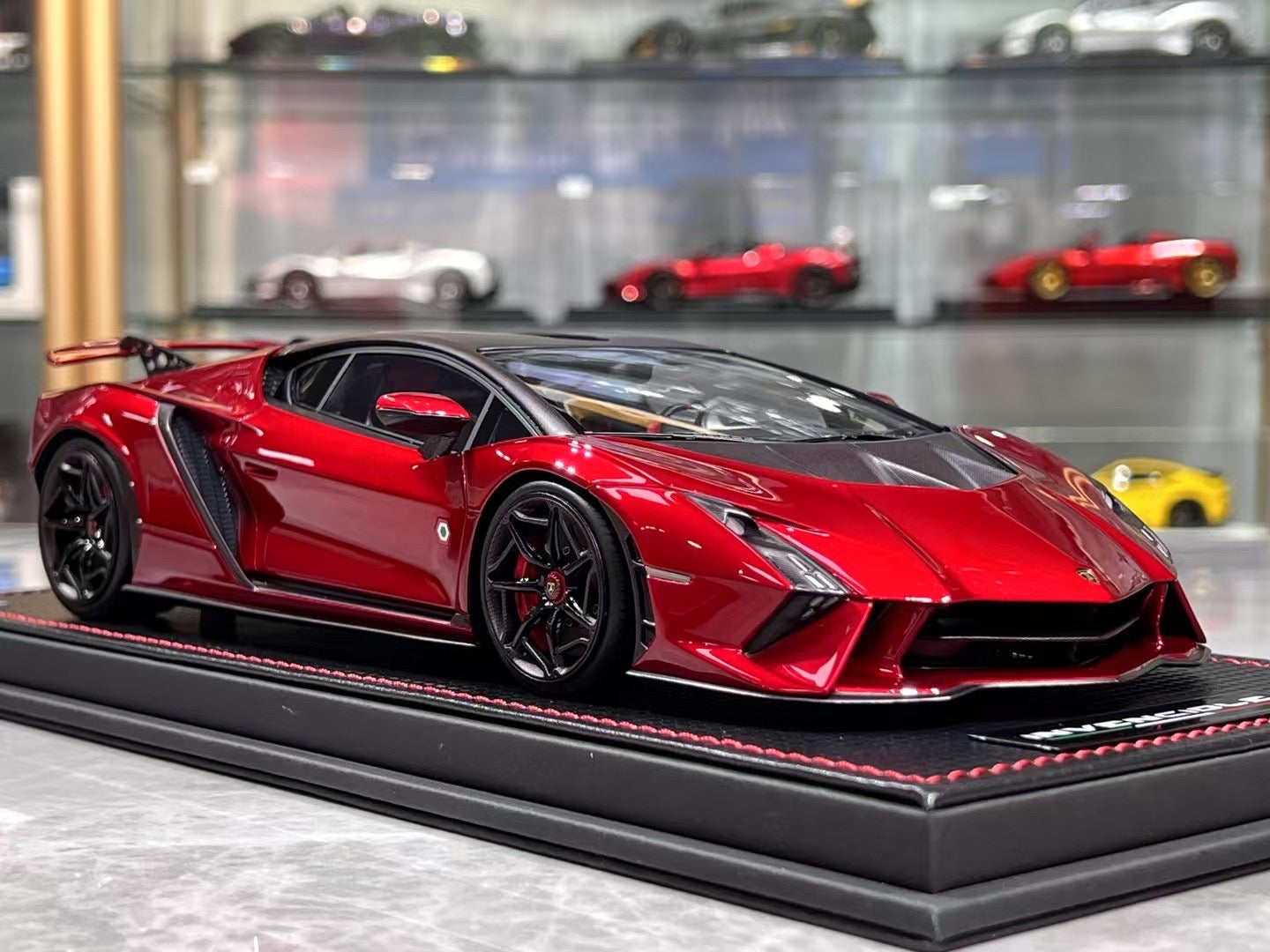 MR Lamborghini Invencible 1/18