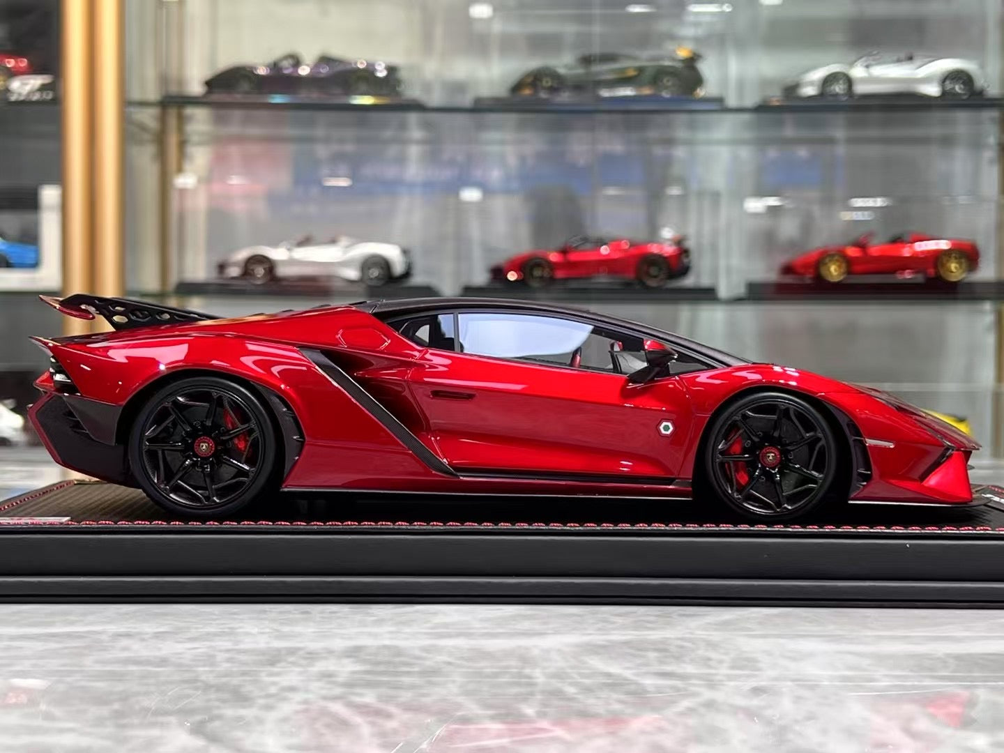 MR Lamborghini Invencible 1/18