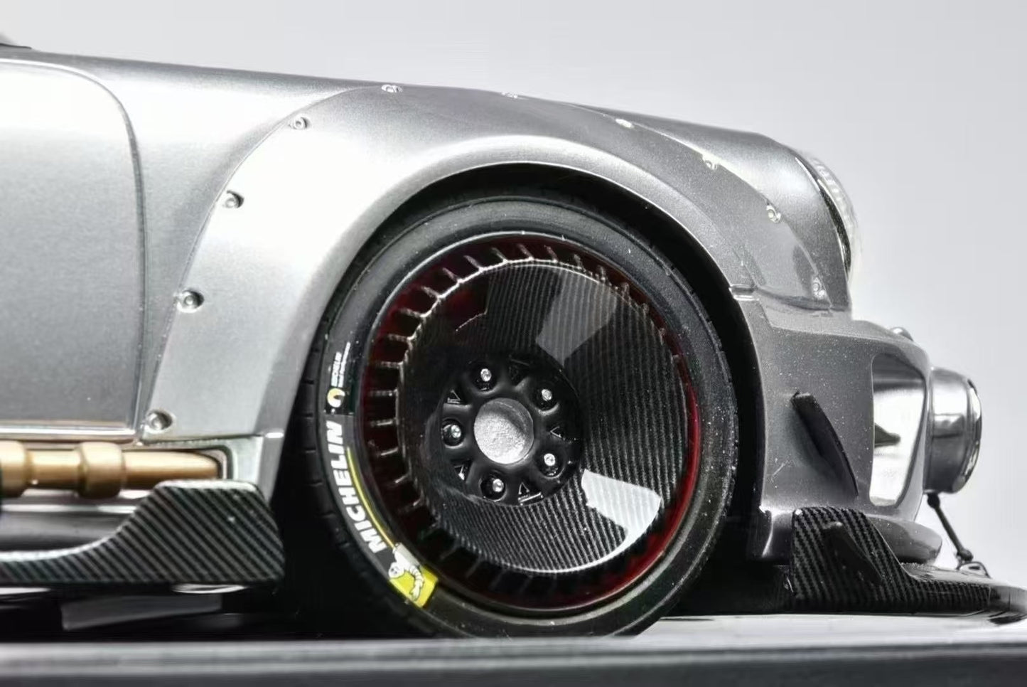 MCM RWB 964 1/18
