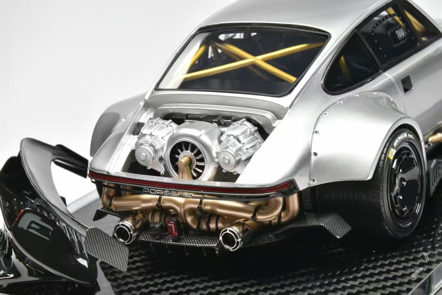 MCM RWB 964 1/18