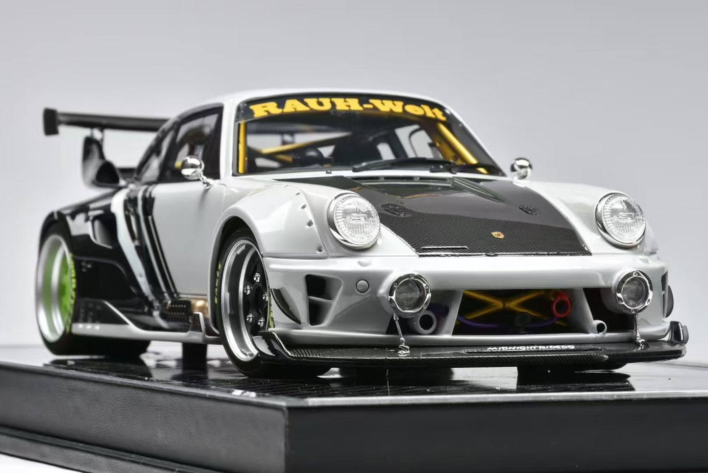MCM RWB 964 1/18