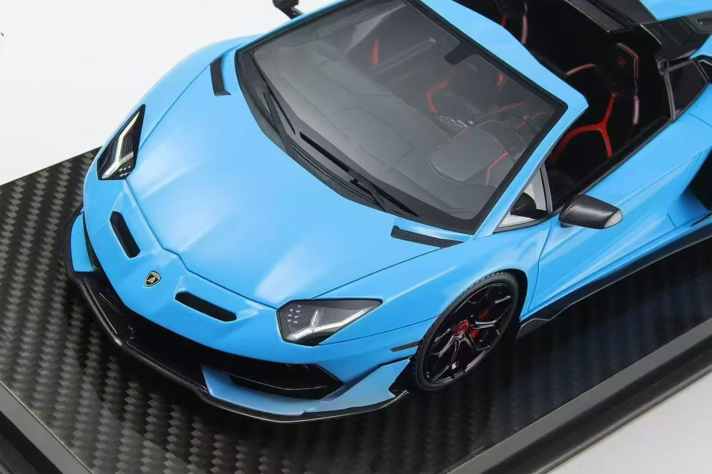 (Pre-Order) Ultra Unique/ Runner Aventador SVJ 1/18