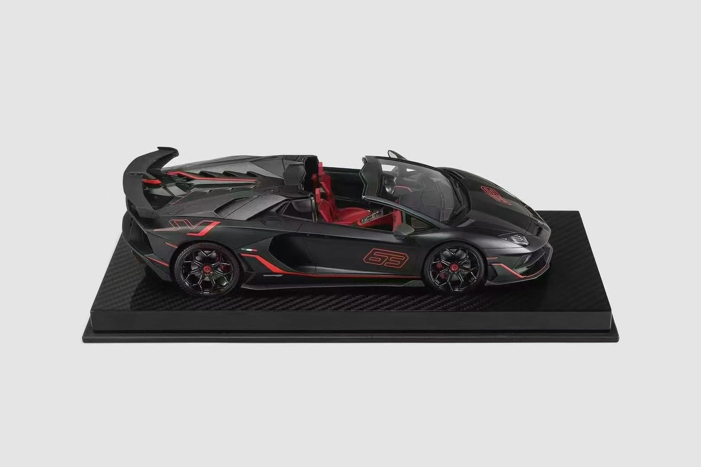 (Pre-Order) Ultra Unique/ Runner Aventador SVJ 1/18