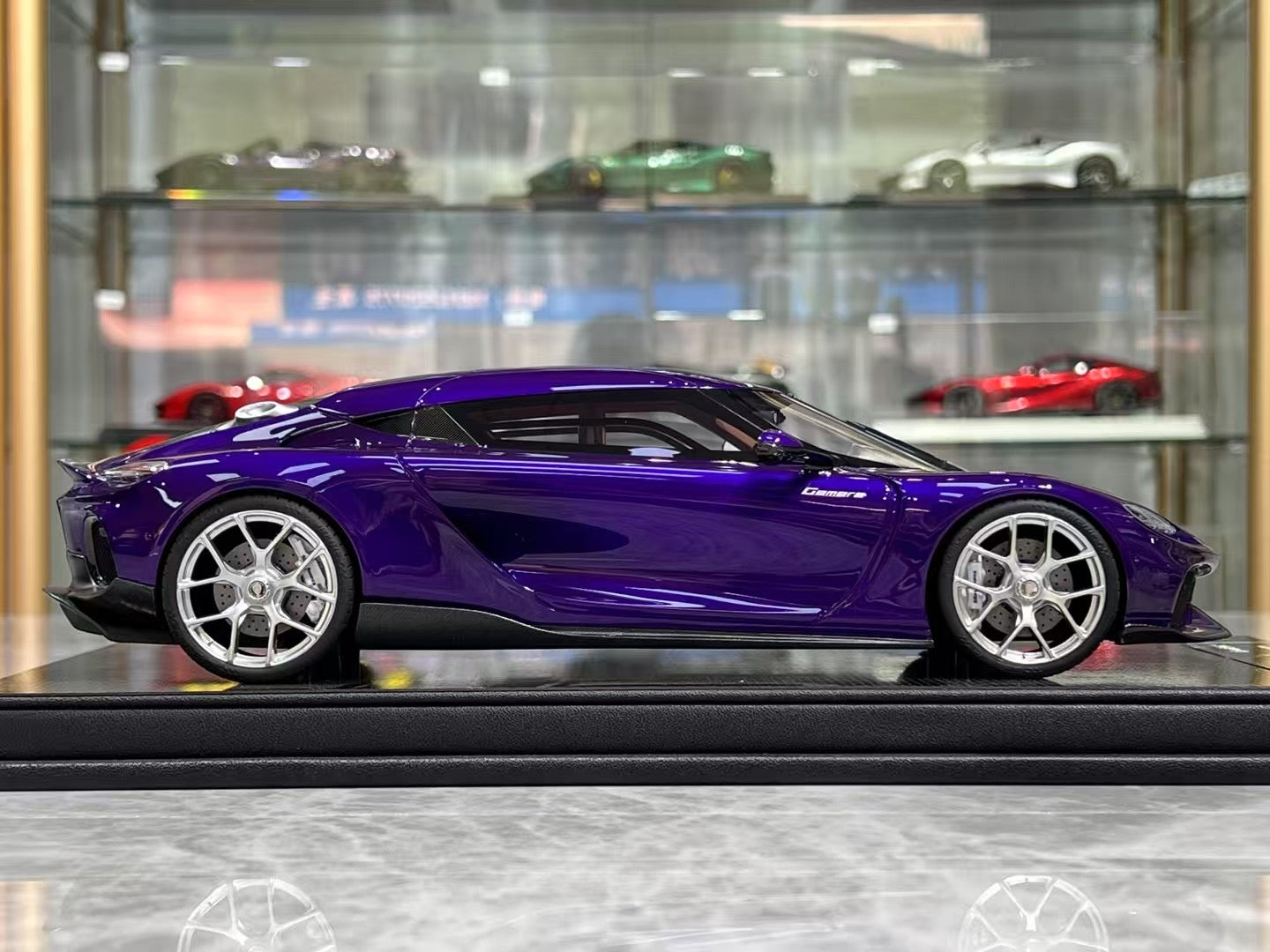 FrontiArt Koenigsegg Gemera 1/18