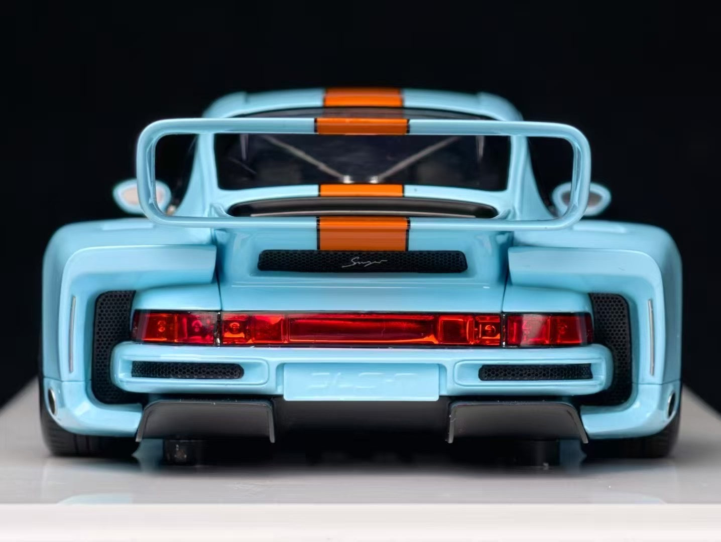 (Pre-Order) MCM Singer DLS Turbo 1/18