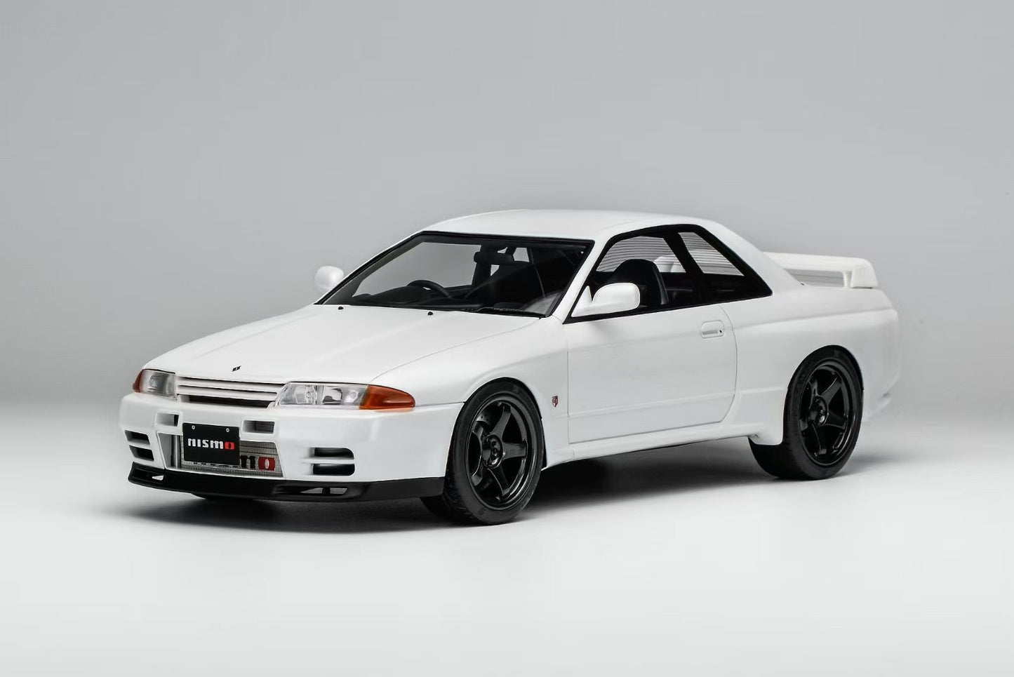 (Pre Order) MotorHelix Nissan Skyline R32 GT-R 1/18