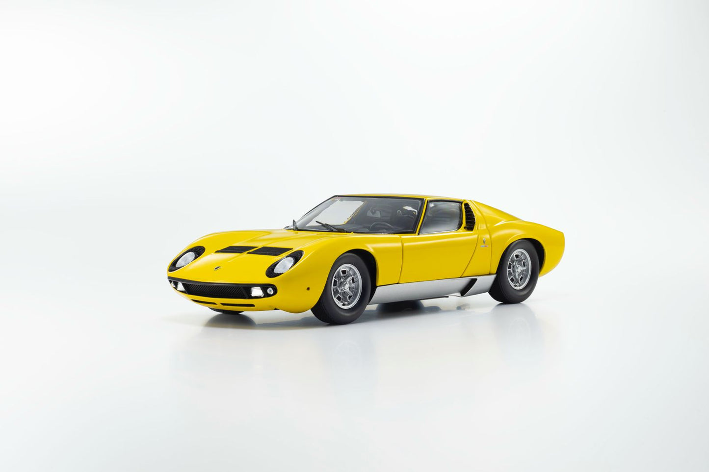 (Pre-Order) Kyosho LAM Miura P 400