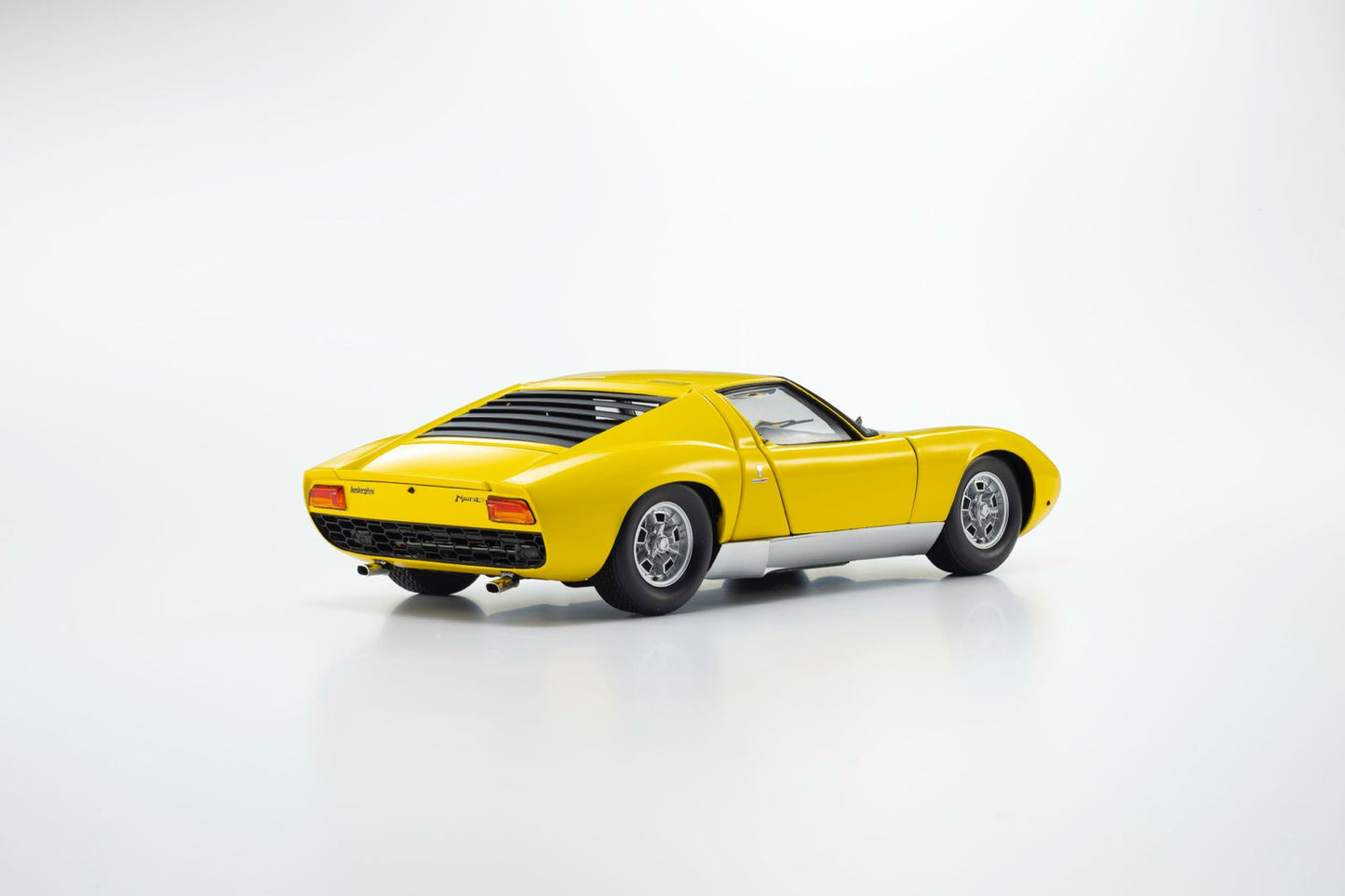 (Pre-Order) Kyosho LAM Miura P 400