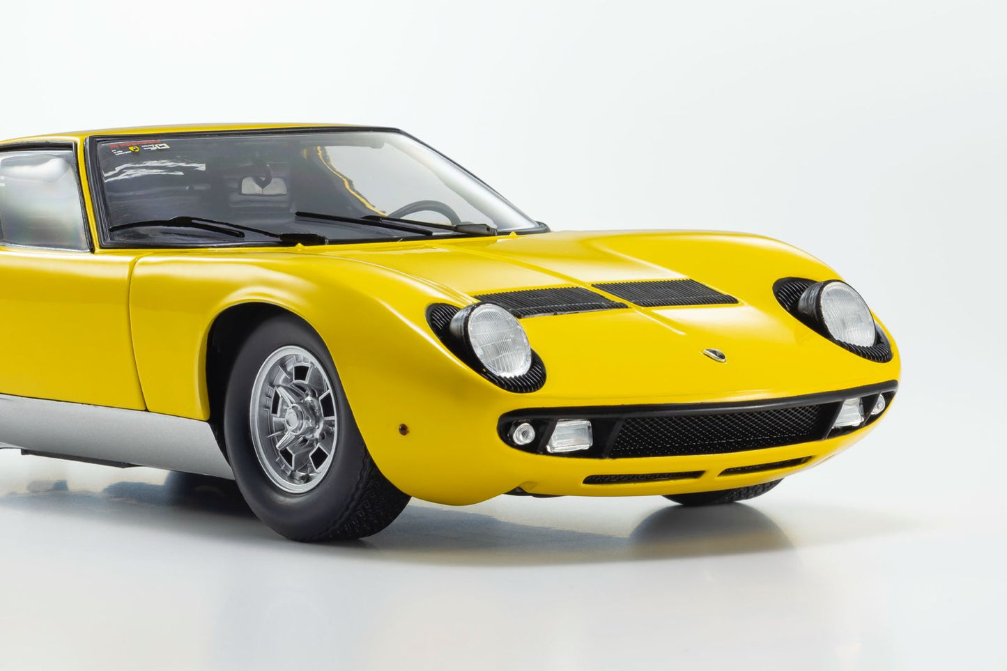 (Pre-Order) Kyosho LAM Miura P 400