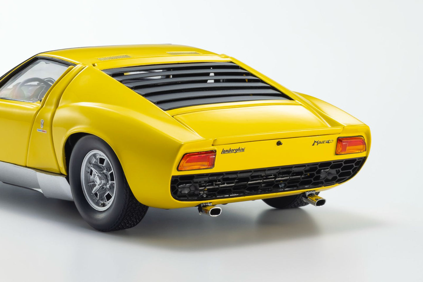 (Pre-Order) Kyosho LAM Miura P 400