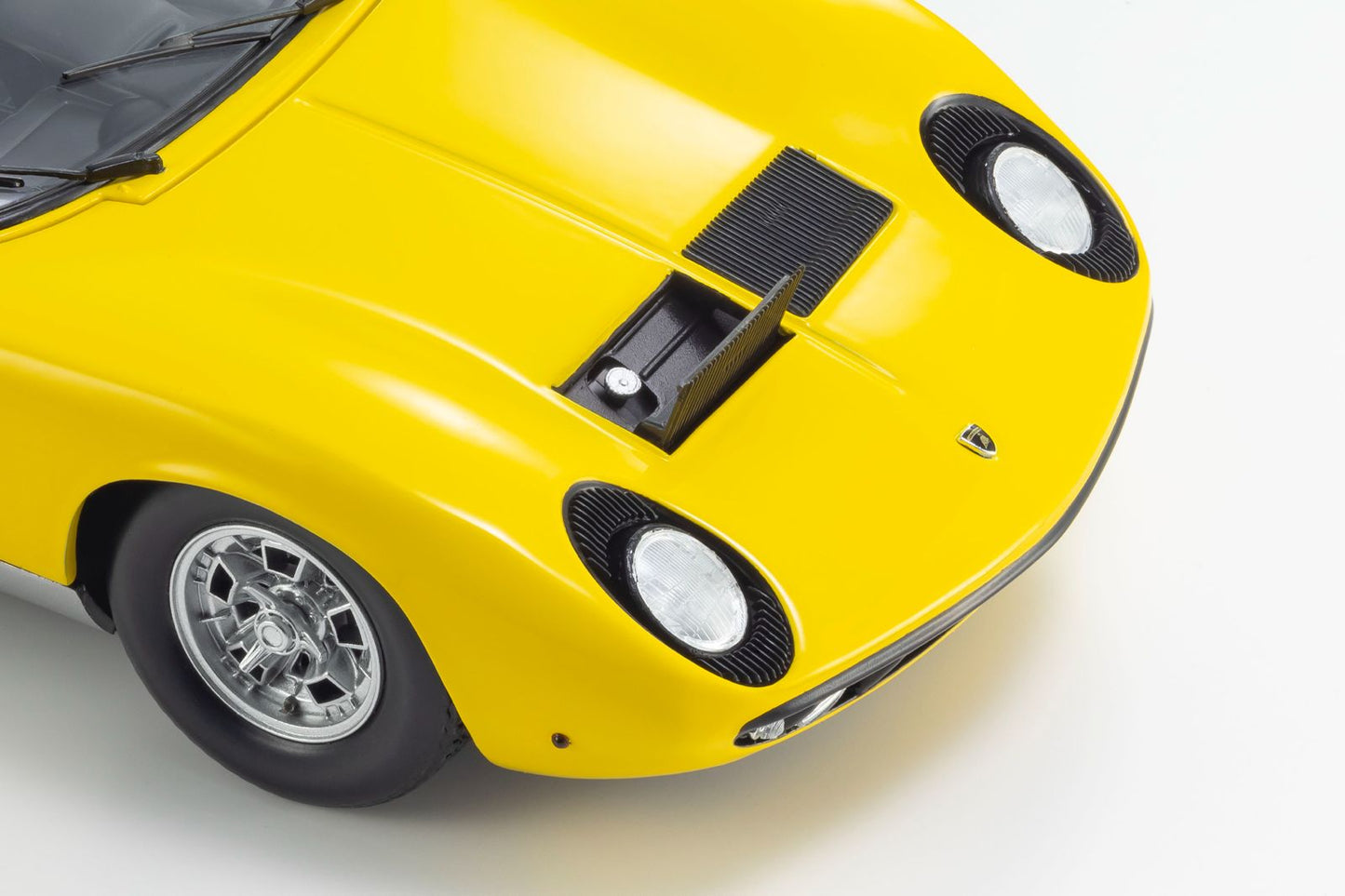 (Pre-Order) Kyosho LAM Miura P 400