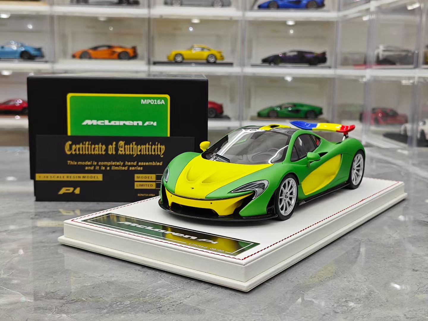 Dino Models McLaren P1 1/18 (White Base)