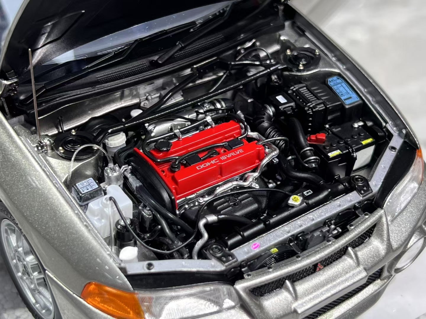 MotorHelix Mitsubishi Lancer EVO IV 1/18