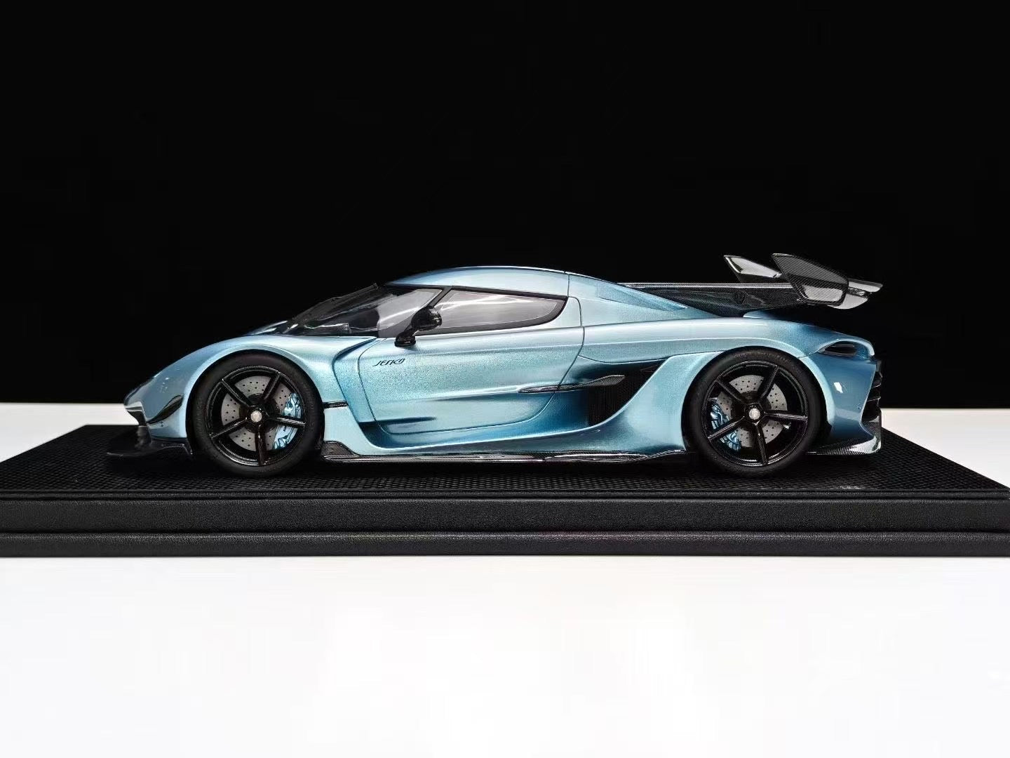 (Pre-Order) FrontiArt Koenigsegg Jesko 1/18