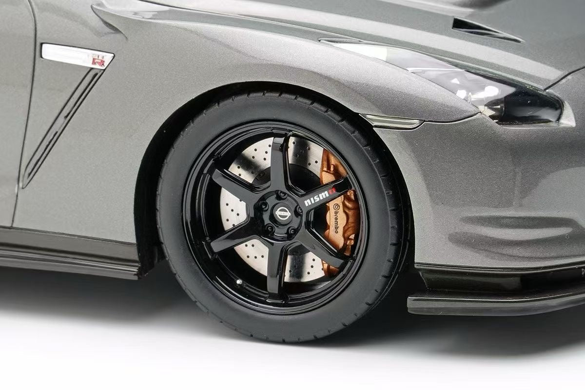 (Pre-Order) MakeUp Models R35 GTR CRS 1/18
