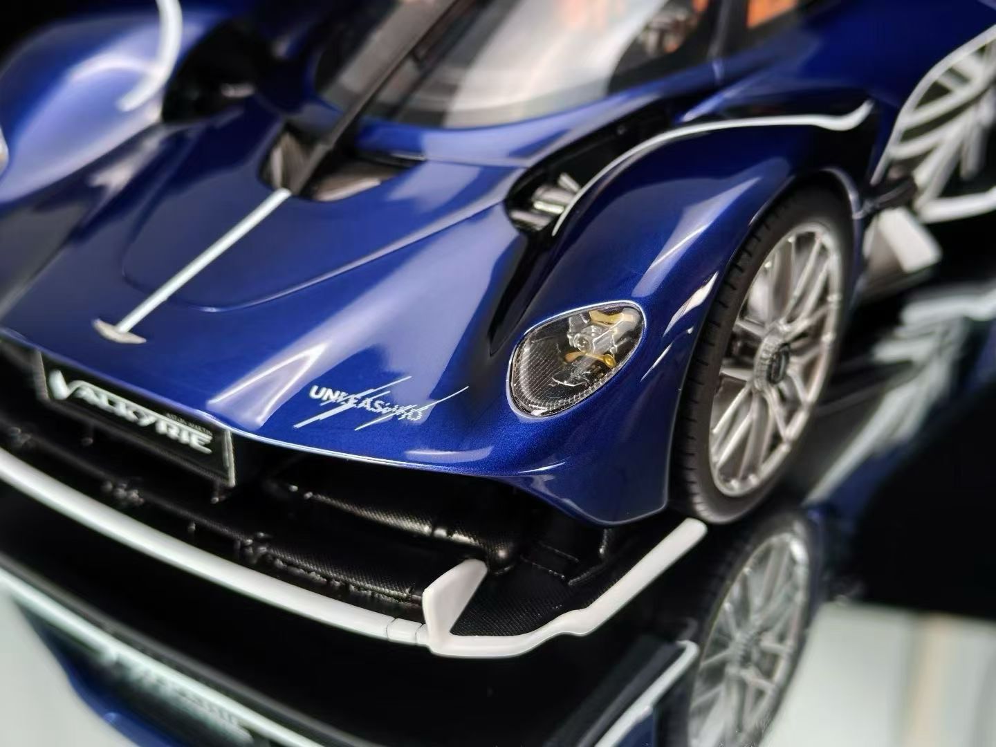 (Pre-Order) FrontiArt Aston Martin Valkyrie