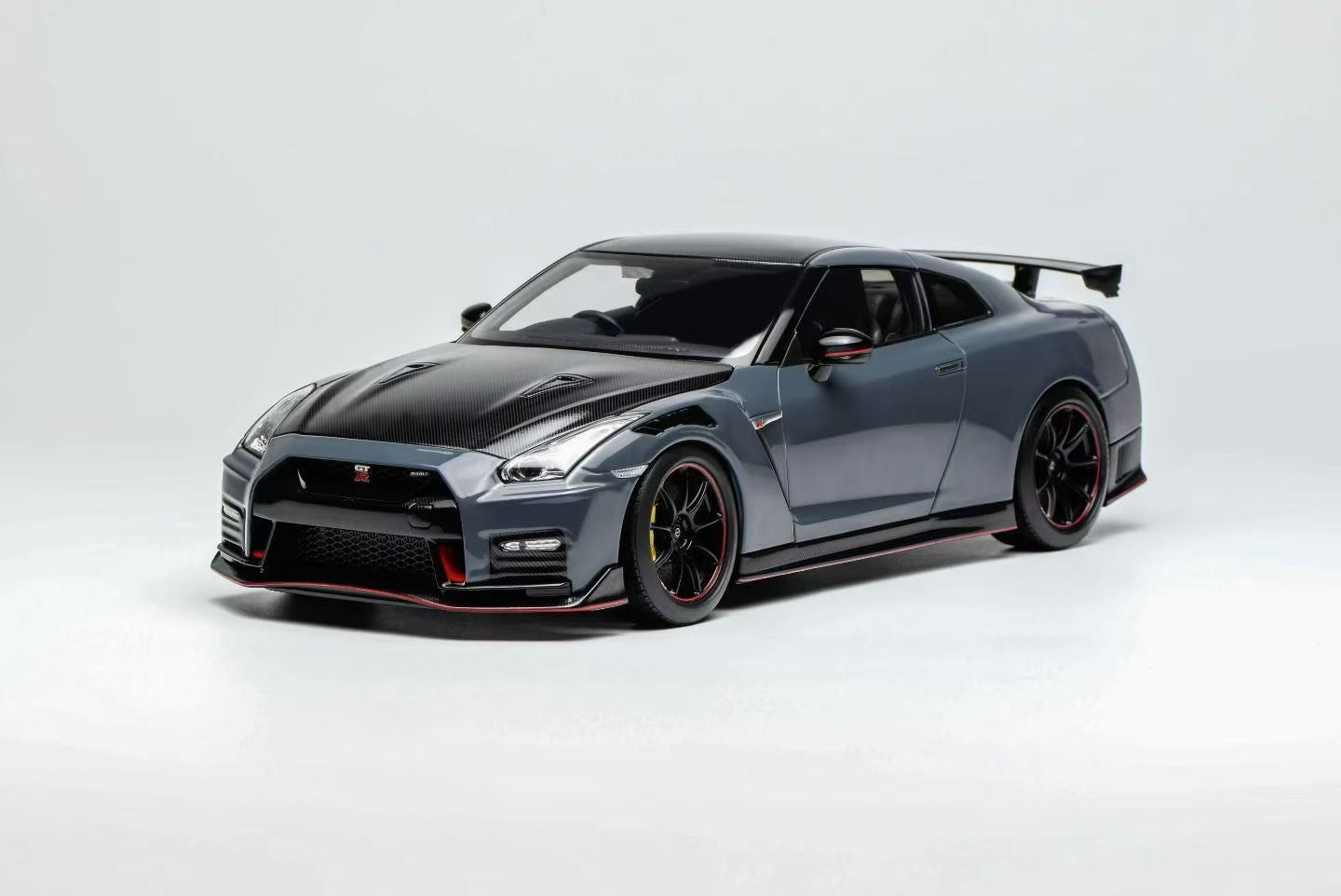 (Pre-Order) MotorHelix Nissan GT-R Nismo R35 1/18