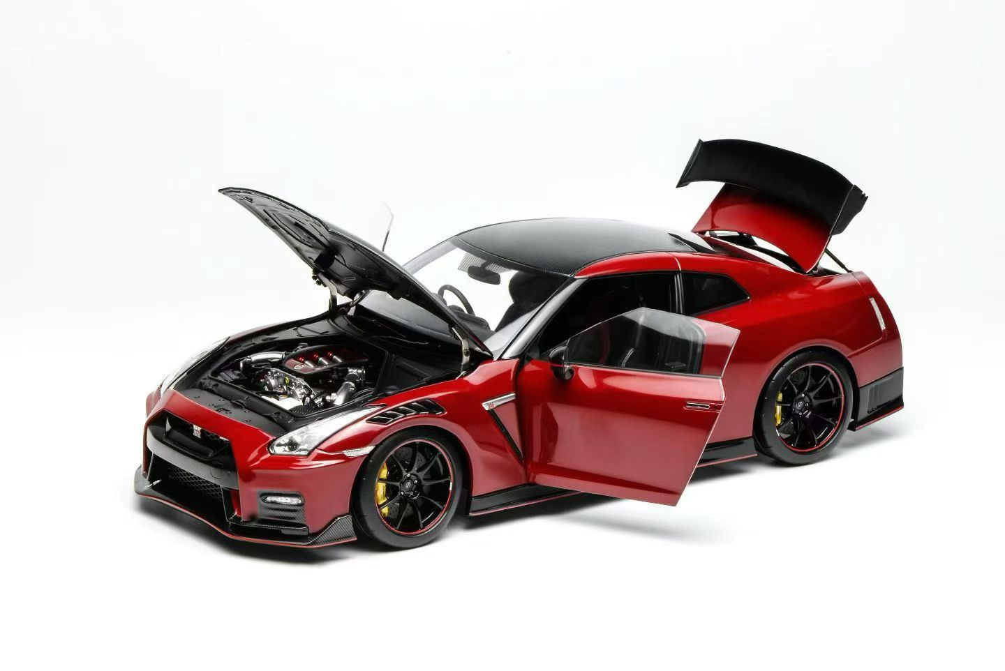 (Pre-Order) MotorHelix Nissan GT-R Nismo R35 1/18