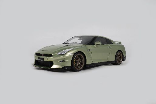 GT Spirit Nissan GT-R (R35) T-Spec Millennium Jade 1/18