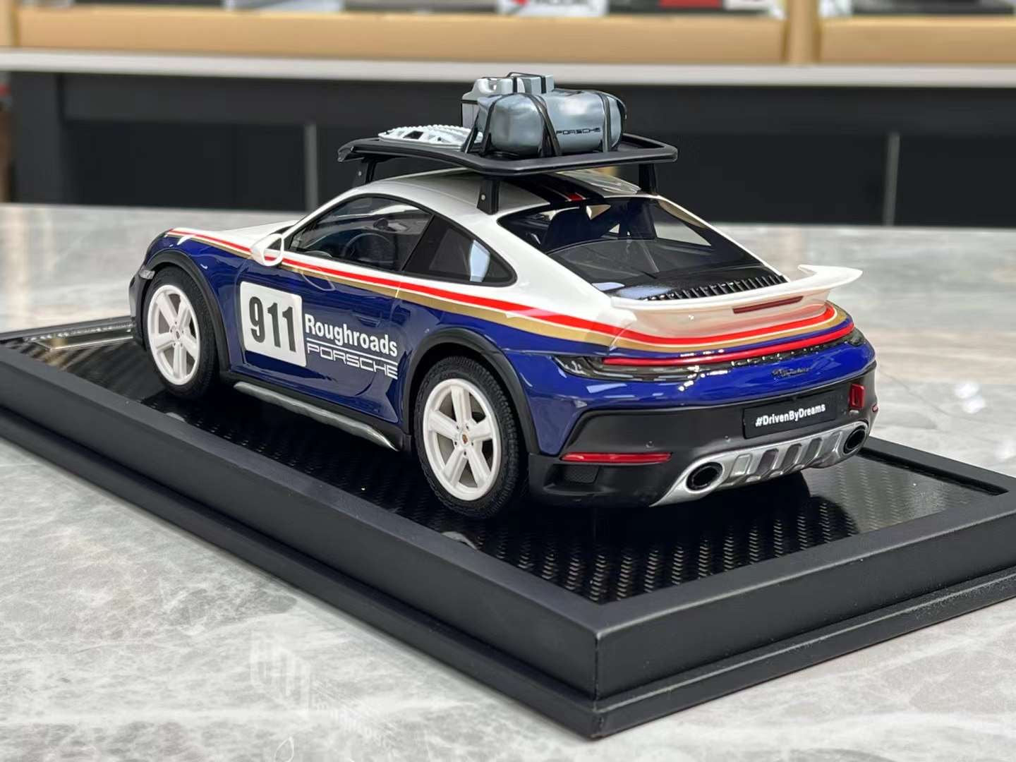 VIP Models 911 Dakar 1/18