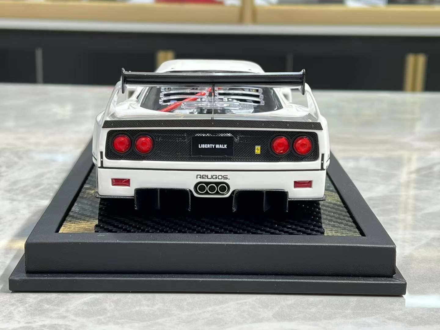 VIP Models LBWK F40 1/18