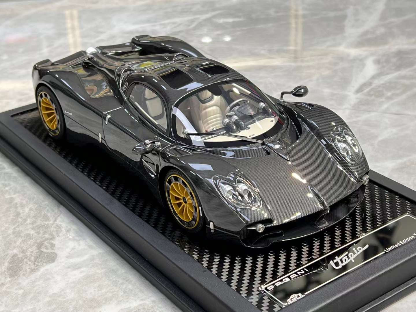 VIP Models Pagani Utopia 1/18 Carbon Black.
