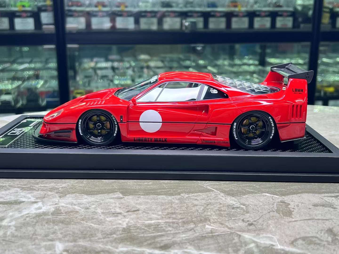 VIP Models LBWK F40 1/18