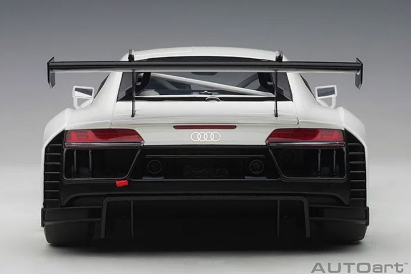 AUTOart Audi R8 LMS 1/18