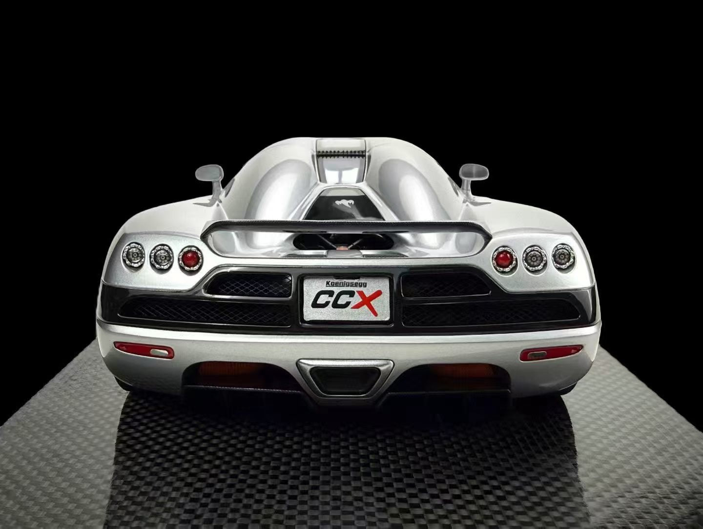(Pre-Order) Frontiart 1/18 Koenigsegg CCX Silver