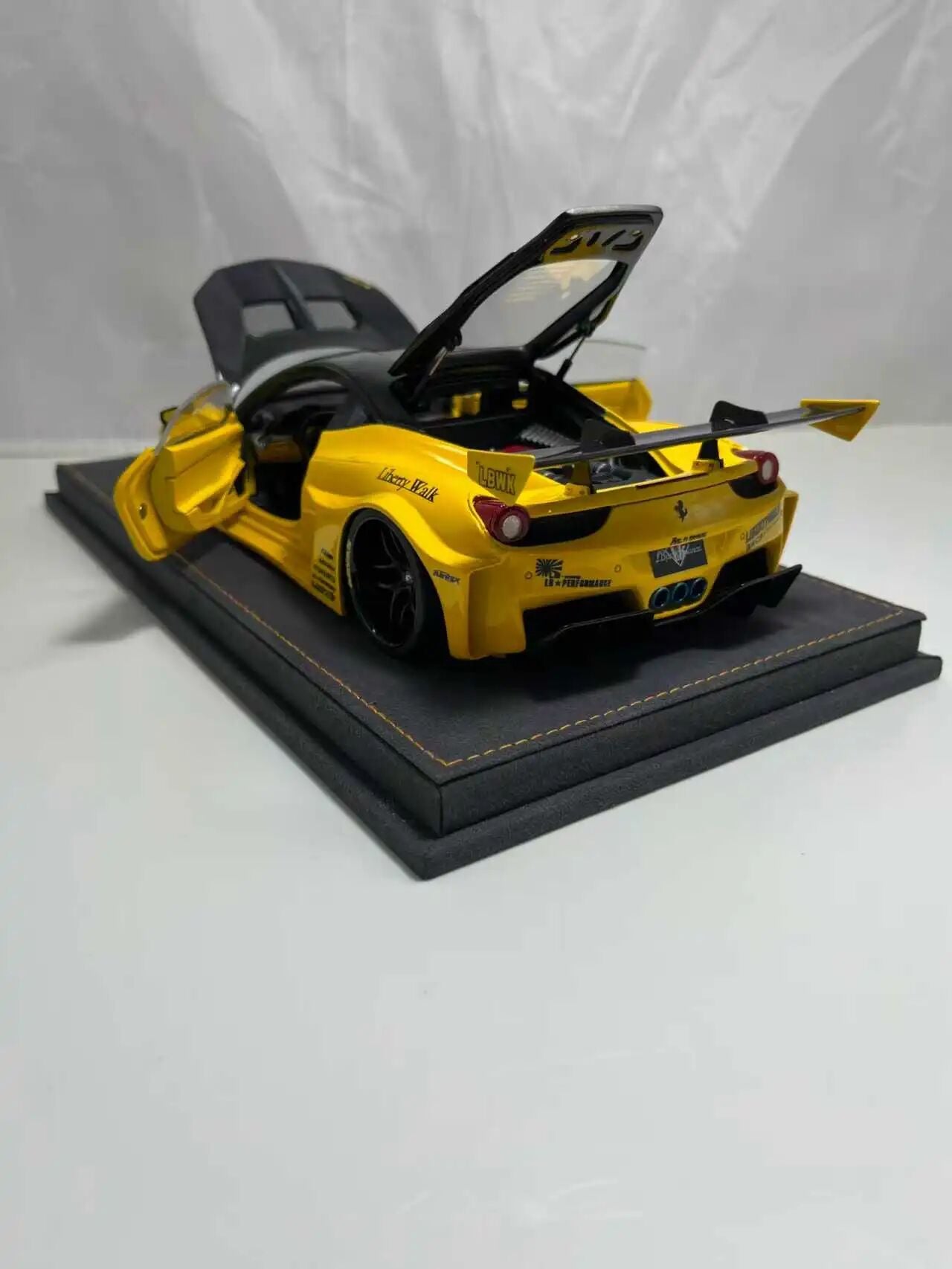 (Pre-Order) Chelepai Models 1/18  LB458GT