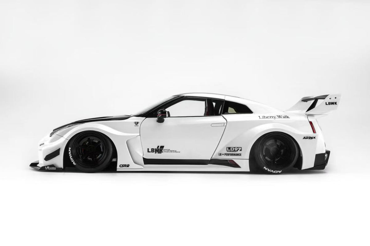 (Pre-Order) MotorHelix Nissan R35 GTR LBWK 1/18