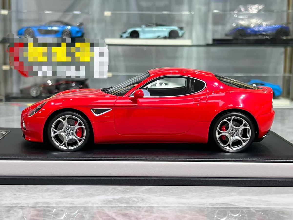 MotorHelix Alfa Romeo 8C Competizione 1/18