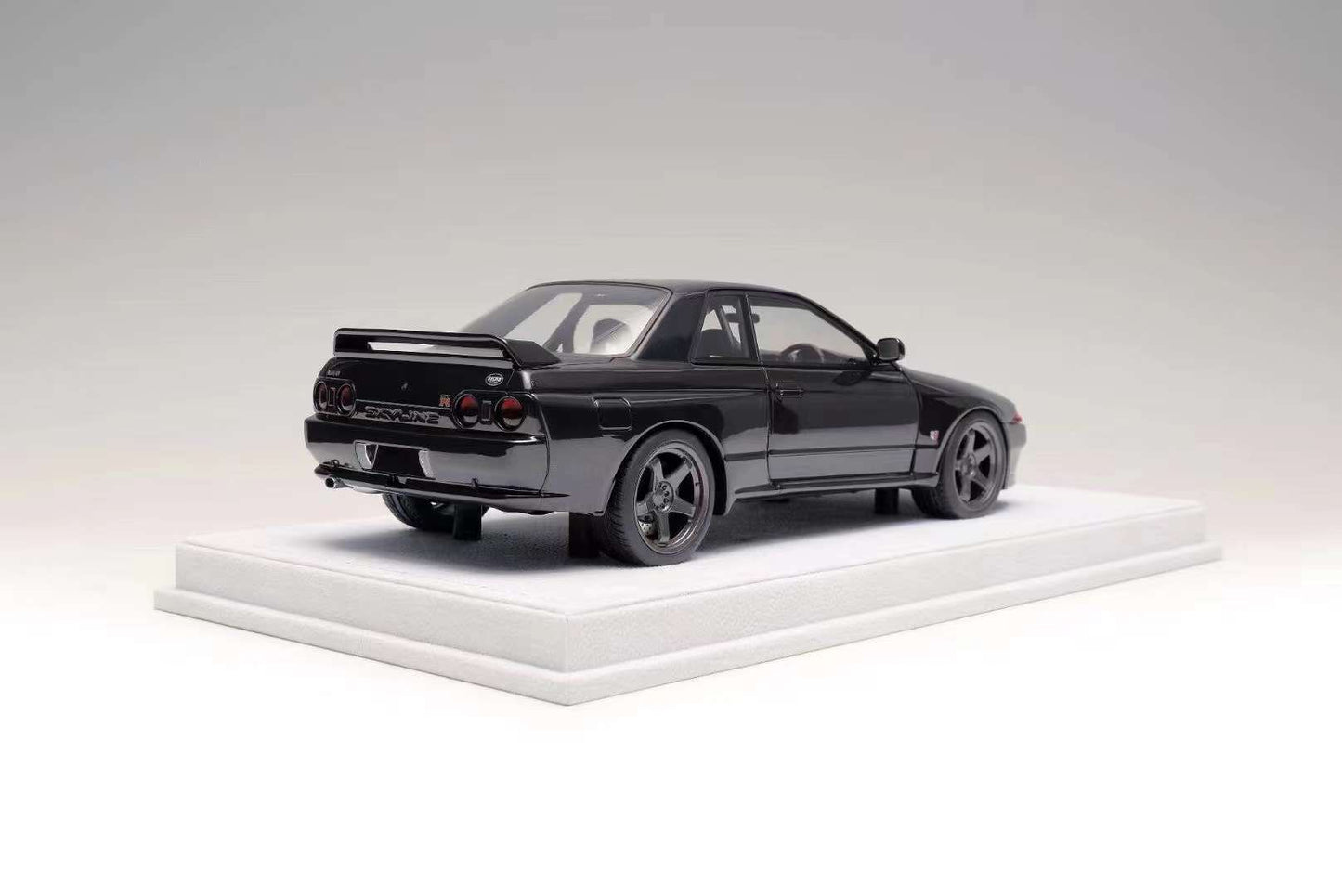 (Pre Order) MotorHelix Nissan Skyline R32 GT-R 1/18