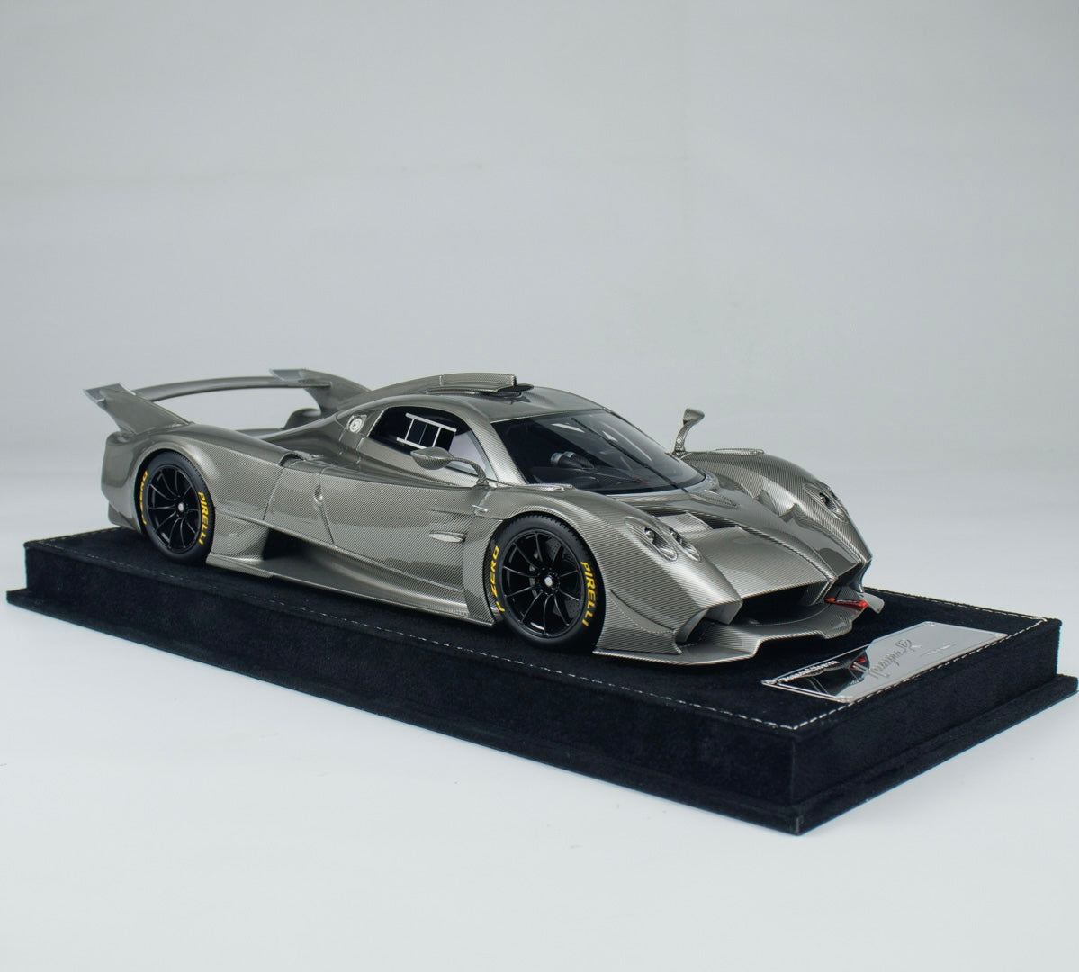 CLEARANCE! Henson & Heaven (HH Models) Huayra R 1/18